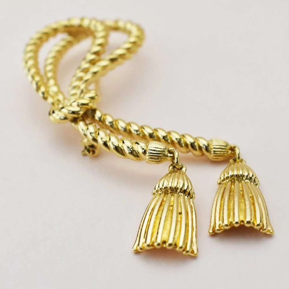 Rope knot brooch gold, large quirky lapel pin for women